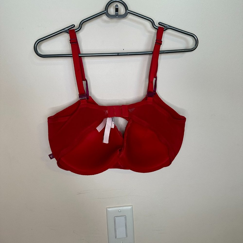 Victoria's Secret Bra - Picture 3 of 3